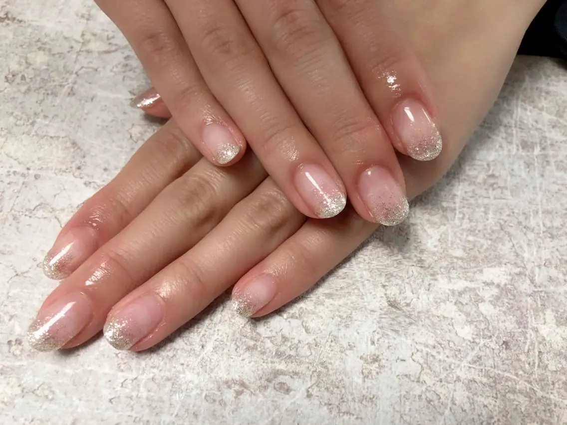 ネイル ラメ(グリッター) ラメグラデーション ハンドネイル mogunail &blowのネイルデザイン