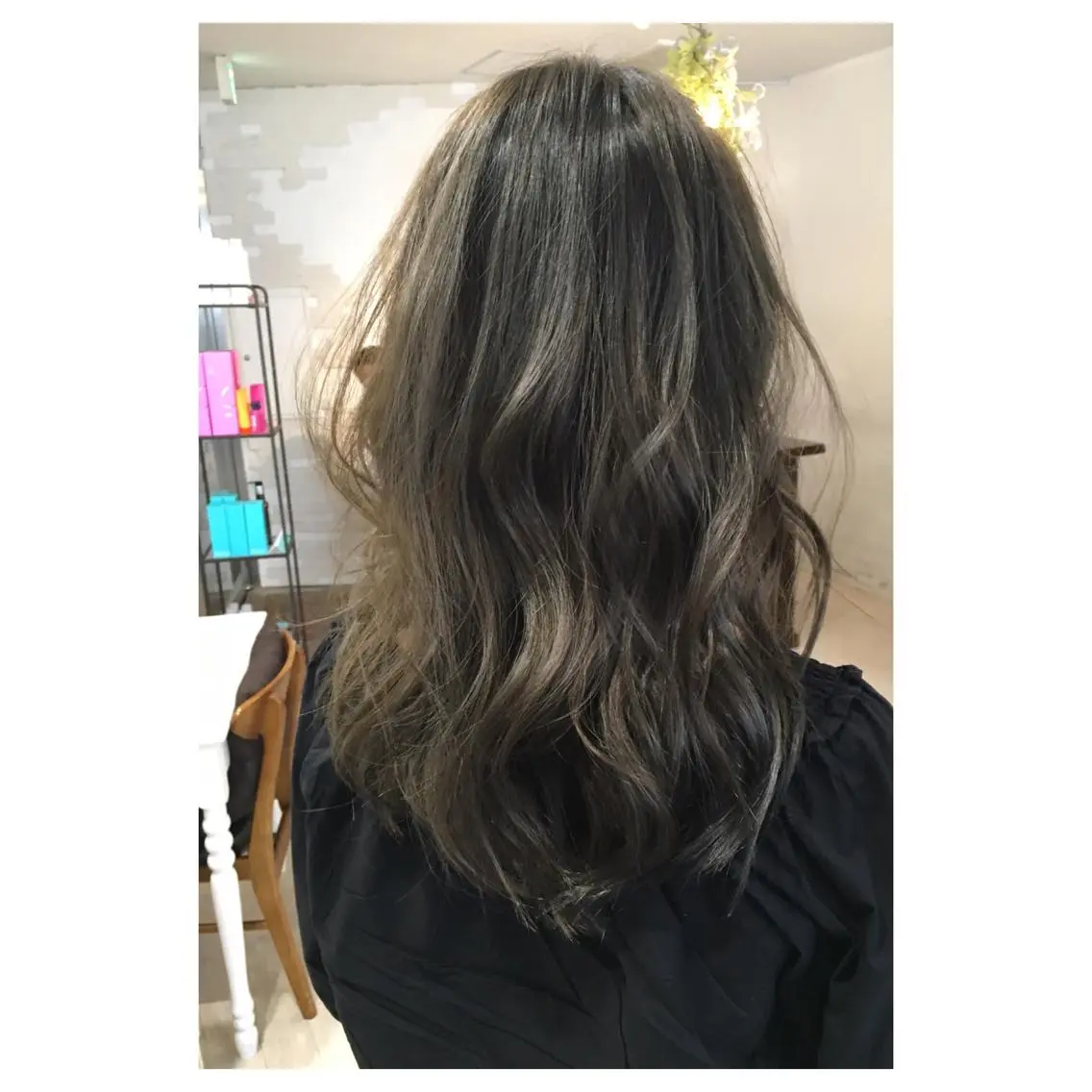 ロング カラー アッシュ ダブルカラー ハイトーンカラー ネイビーカラー エクステ(レミー毛) NINEのヘアスタイル