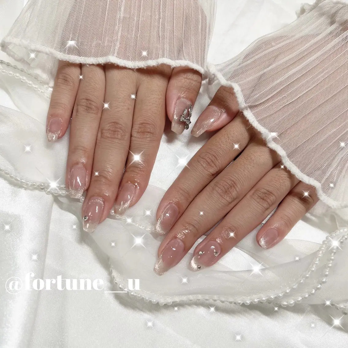 ネイル チークネイル ガーリー 韓国ネイル 水色 持ち込み ハンドネイル 💜6/20空✩.* Yuuna💜のネイルデザイン