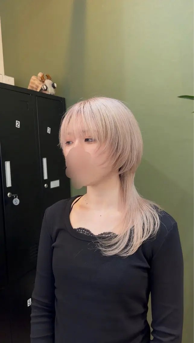 ロング ロング ウルフカット 内山 優のヘアスタイル