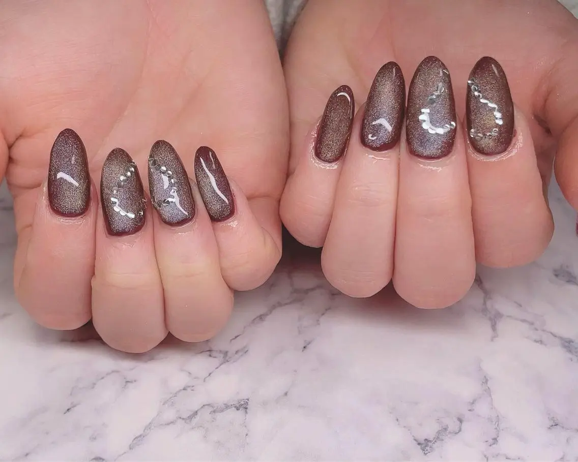 ロング ネイル ブラウン ハート マグネットネイル ストーンネイル バレンタイン ハンドネイル Nail_by N1のネイルデザイン