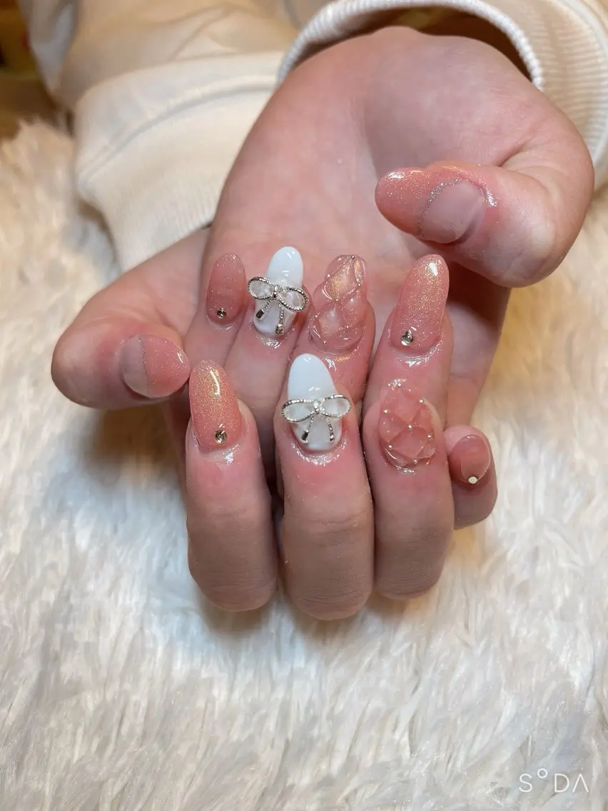 ネイル 長さ出し フレンチネイル ラメ(グリッター) ピンク バレンタイン Betty❤︎ ネイル＆よもぎ蒸しのネイルデザイン
