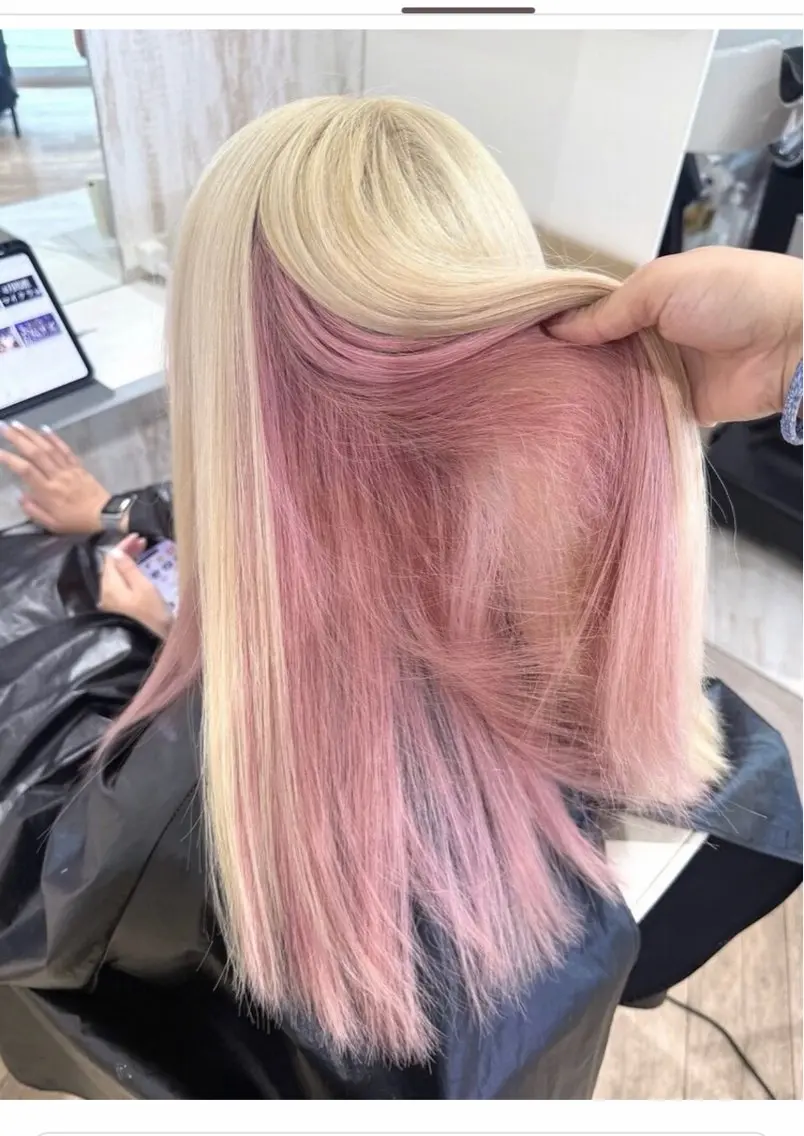 結んでも可愛い♡インナーカラー【ブリーチ有】の写真