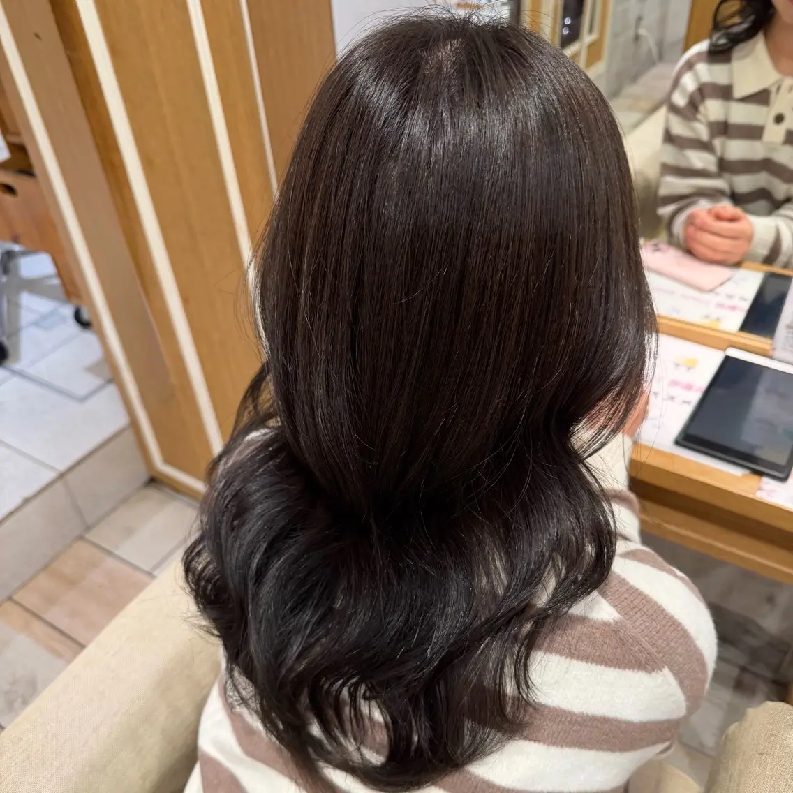 ロング カラー ヘアカラー トリートメント 小柳 夏美のヘアスタイル