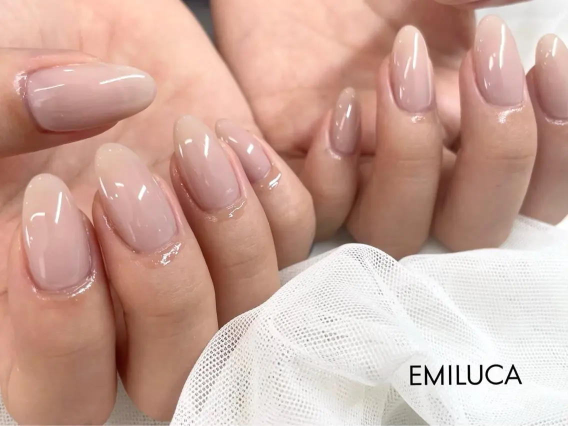ネイル ワンカラーネイル ハンドネイル ビューティーサロン EMILUCAのネイルデザイン