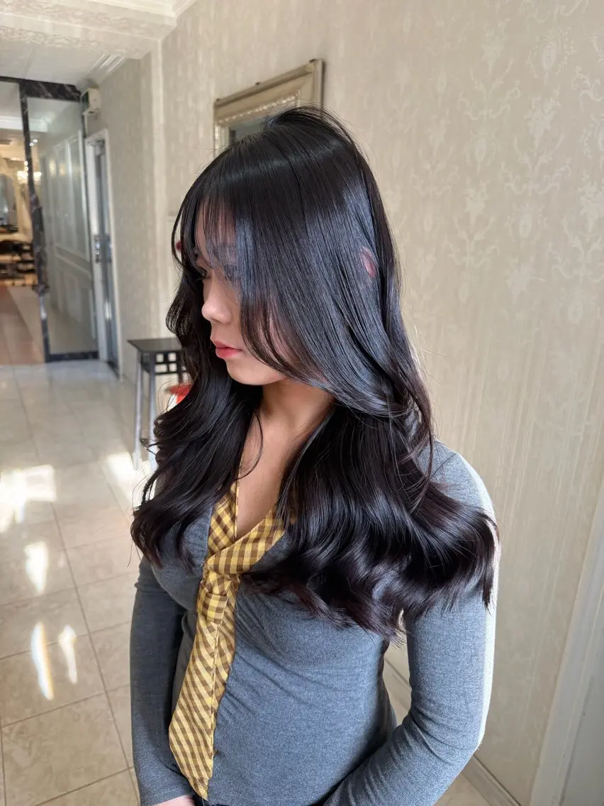 セミロング カラー 黒髪 ディープラベンダー グレージュ ラベンダーカラー ラベンダーグレージュ カット ヘアカラー トリートメント 烏丸/艶髪/レイヤー /韓国風/廣瀬尚輝のヘアスタイル