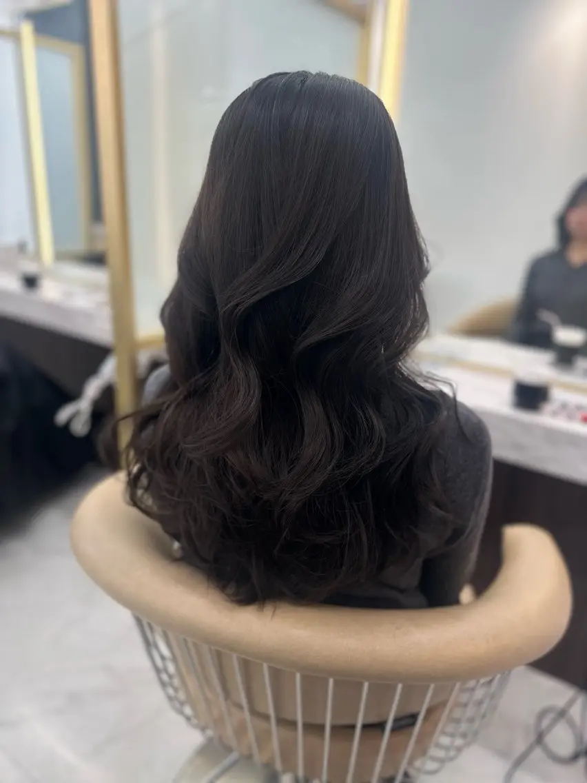 ロング カット ヘアカラー トリートメント MOE 🐱のヘアスタイル