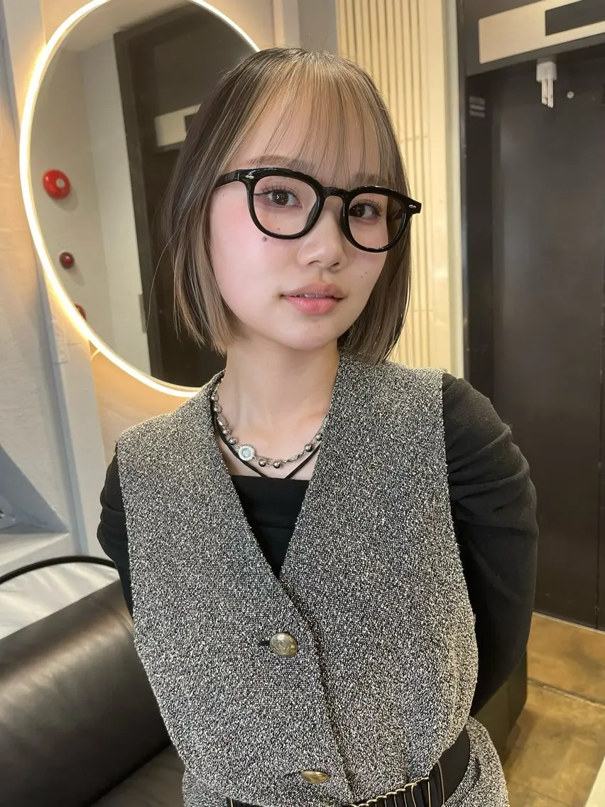 ショート カラー ベージュカラー ブリーチ ケアブリーチ デザインカラー ダブルカラー カット ヘアカラー トリートメント TATSUブリーチ/ ミルクティーベージュのヘアスタイル