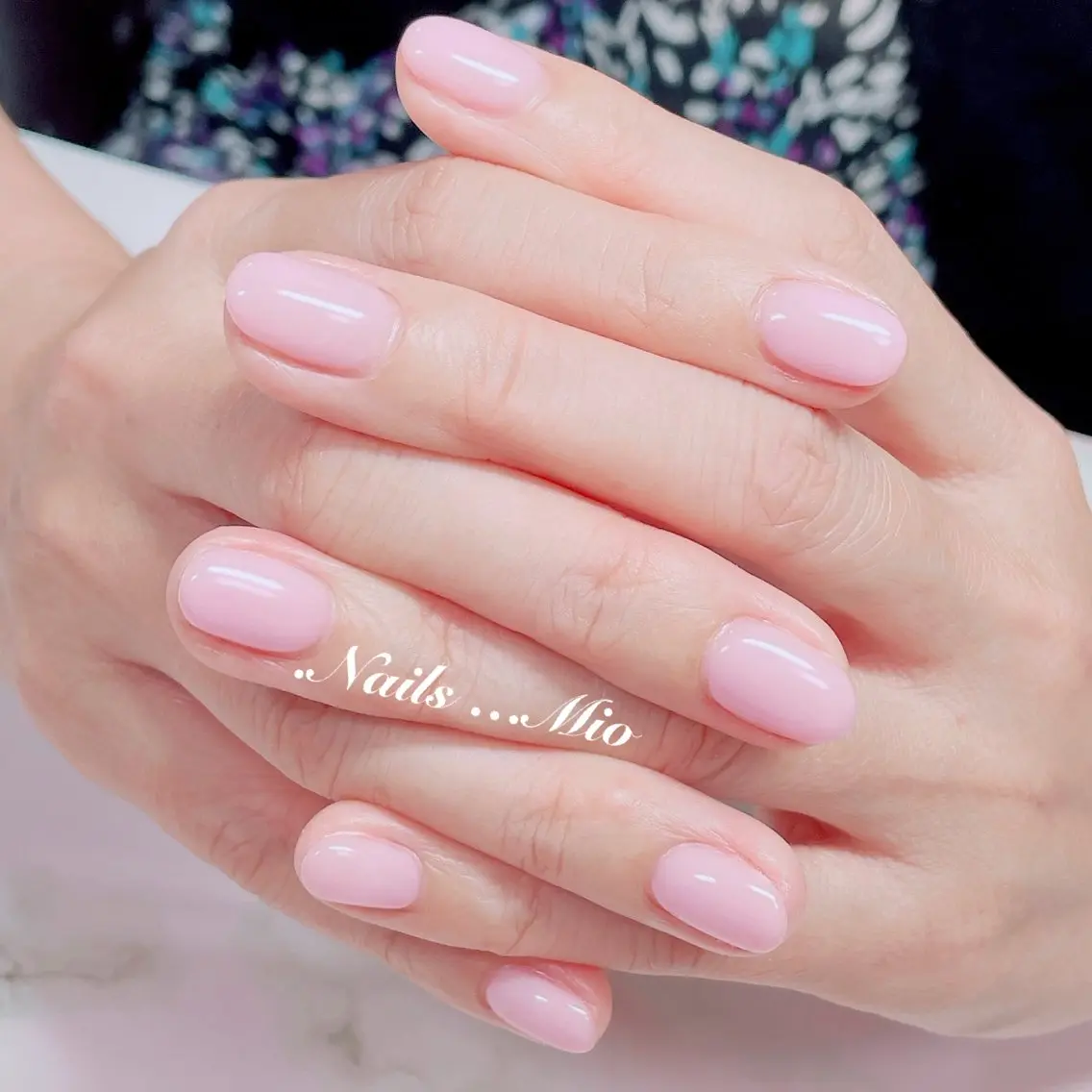 ネイル ジェルネイル ワンカラーネイル 赤色 ハンドネイル .Nails Mio 赤羽西ネイルサロンのネイルデザイン