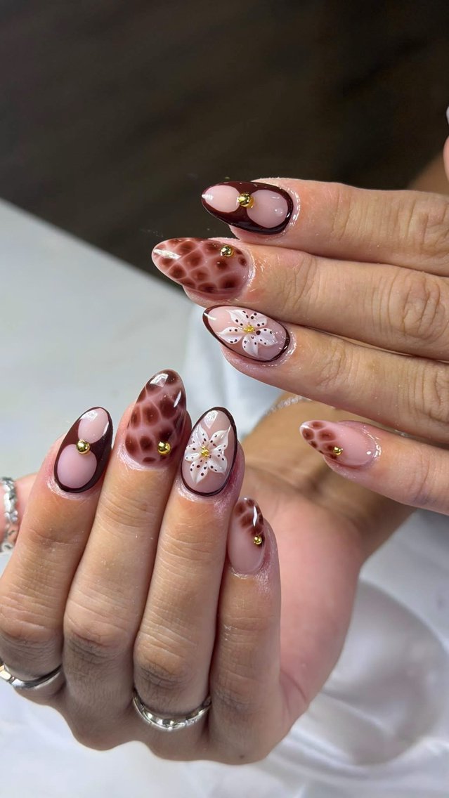 ネイル オーロラネイル 氷ネイル・うるうるネイル 韓国ネイル 水色 夏ネイル ハンドネイル キラキメ 博多nail💅のネイルデザイン
