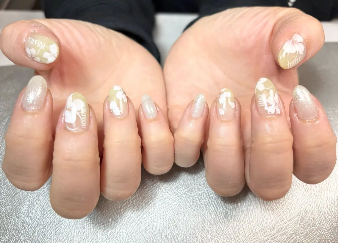 ネイル アートネイル フラワーネイル グラデーション 春ネイル 黄色 ハンドネイル ✨韓国✨nail salonLumieのネイルデザイン
