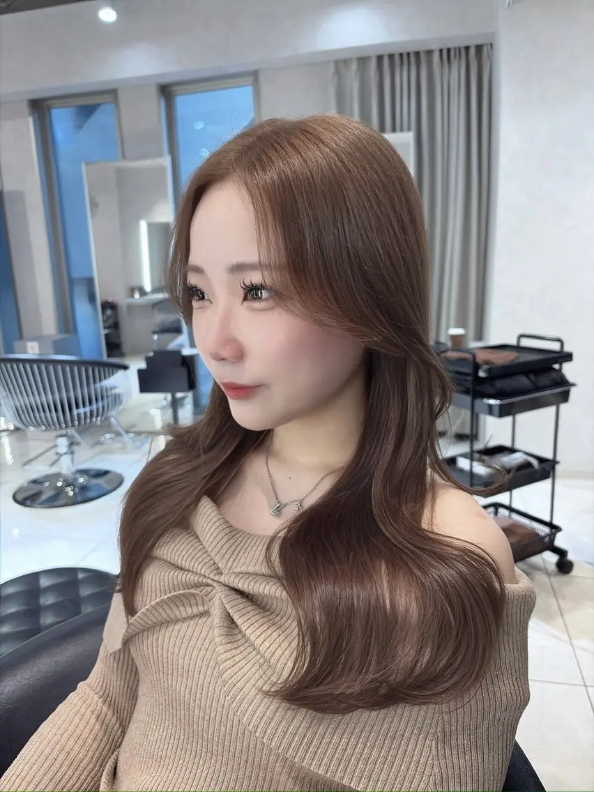 セミロング カラー ブラウンカラー 透明感カラー ミルクティーブラウン カット ヘアカラー トリートメント 韓国レイヤー×モテ髪 /MITSUKI🤍のヘアスタイル