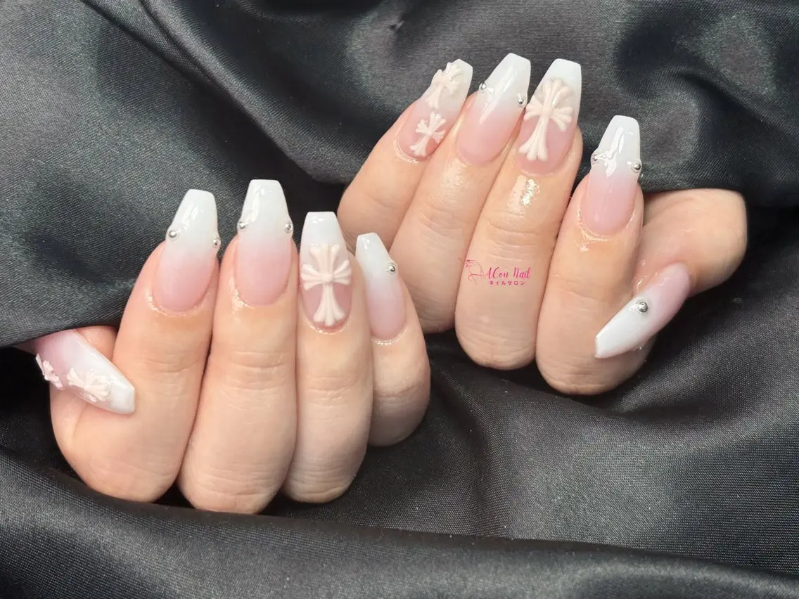 ネイル 桜ネイル 長さ出し フラワーネイル フレンチネイル ジェルネイル ハンドネイル ACon NailSalonのネイルデザイン