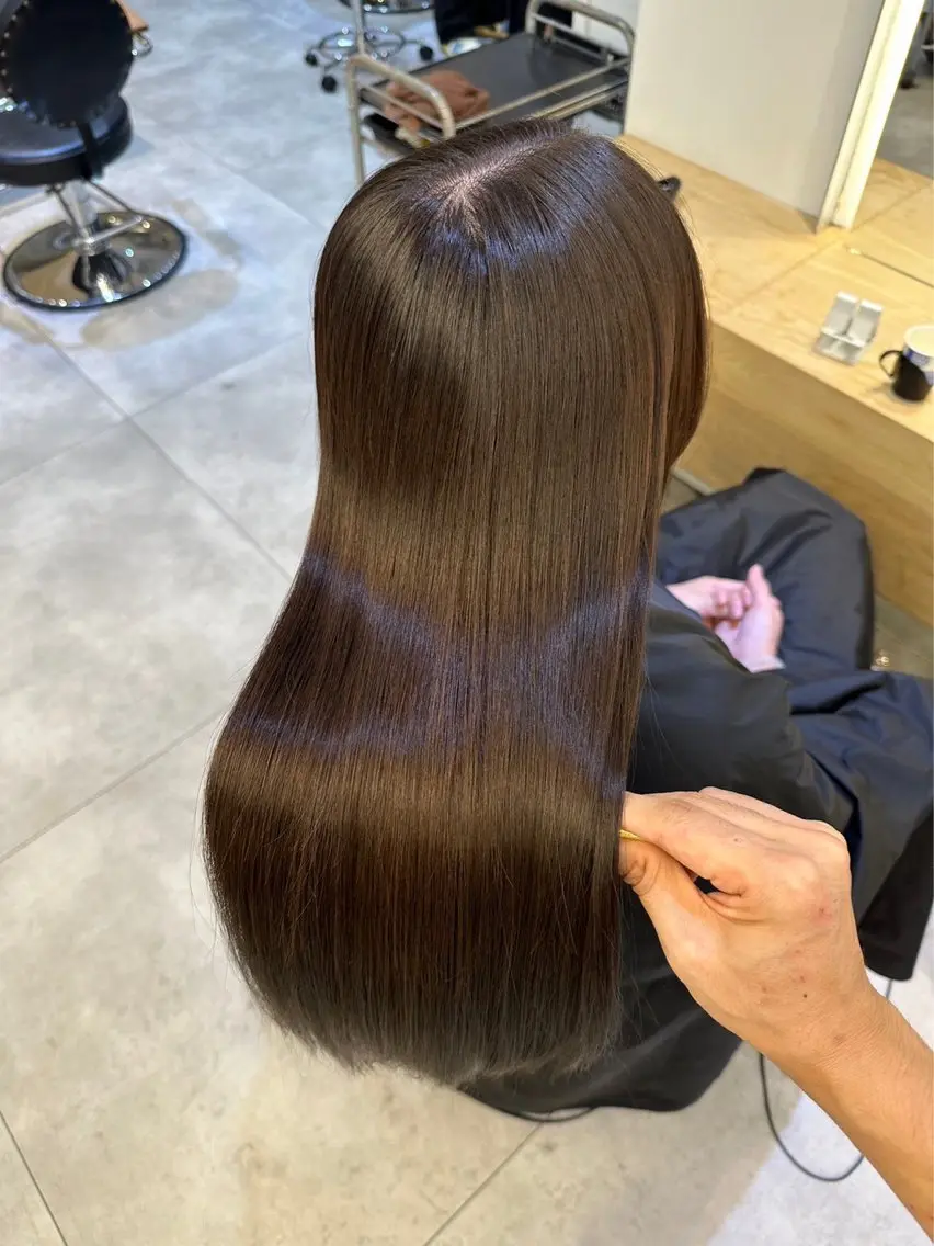 ロング レイヤー/ブリーチ iwamiya岩見谷のヘアスタイル