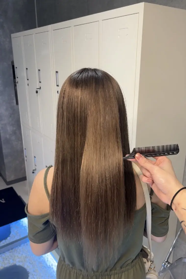 カラー ロング ヘアカラー トリートメント ヘアセット 地雷系🎀ハイトーン 💙荒川結星のヘアスタイル