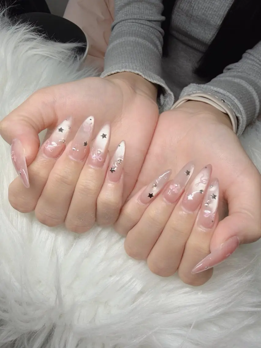 ネイル 長さ出し グラデーション 卒業式 キラキラネイル マグネットネイル Lee Nailsのネイルデザイン