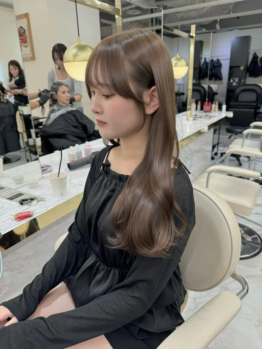 セミロング カラー ヘアアレンジ ベージュカラー ブリーチ ケアカラー ダブルカラー ブリーチなしカラー カット ヘアカラー トリートメント 髪質改善×レイヤー 🫧松野力也のヘアスタイル