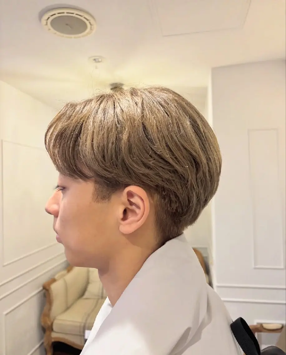 ショート メンズ カラー メンズブリーチ ベージュカラー ブリーチ ANDIAMO栄 chisatoのヘアスタイル