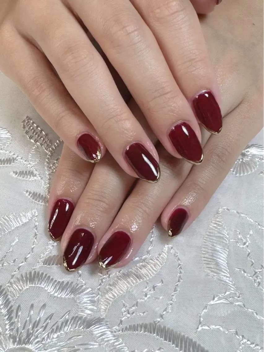 ネイル ボルドー フレンチネイル ミラーネイル ワンカラーネイル 赤色 ハンドネイル iro+ nailのネイルデザイン
