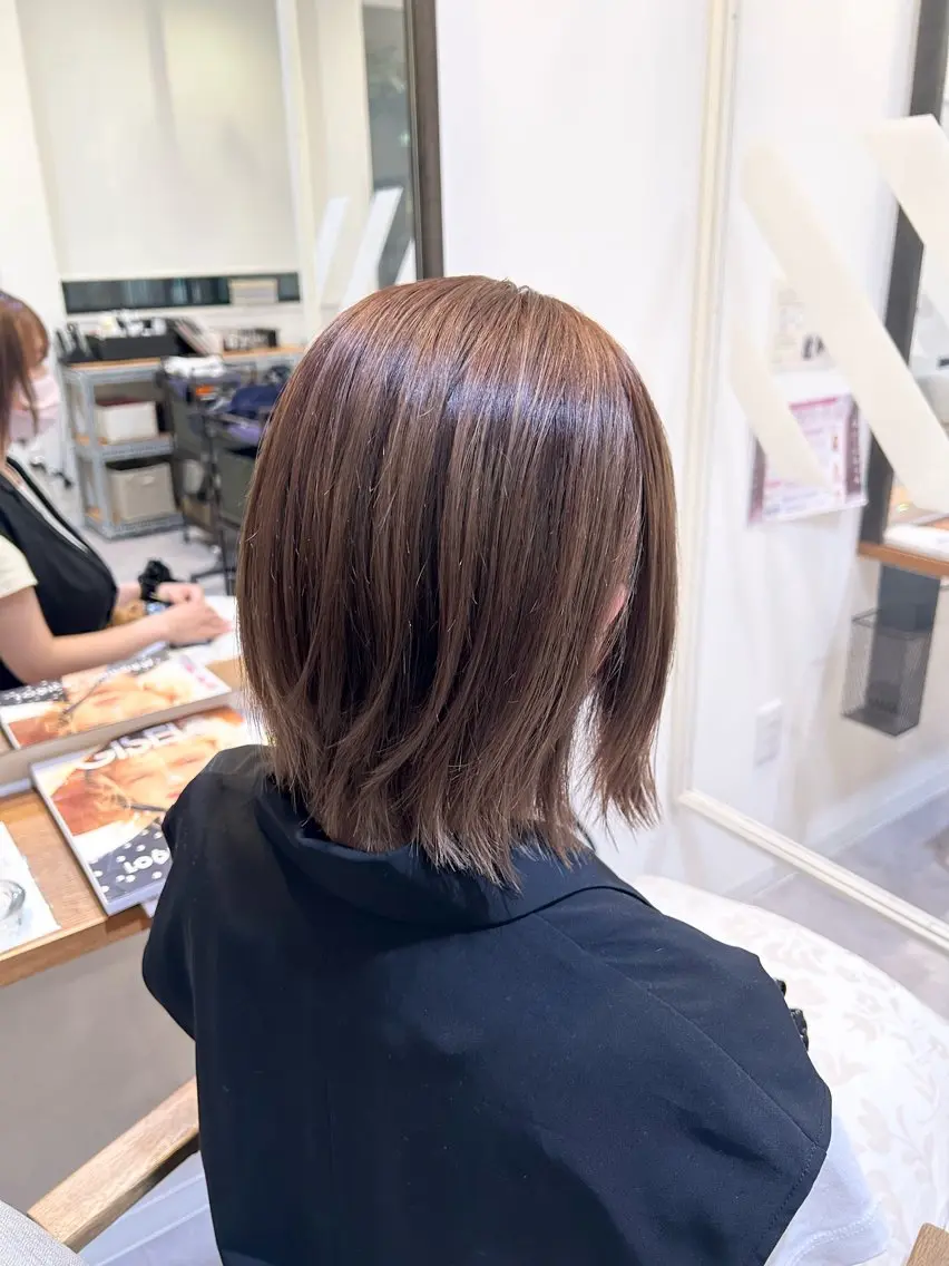 ミディアム レイヤーカット AILERON 神村のヘアスタイル