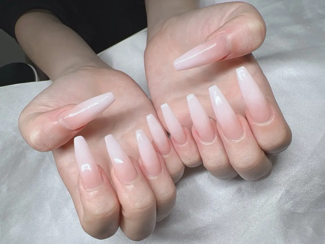 ネイル 長さ出し グラデーション キラキラネイル マグネットネイル ニュアンスネイル ハンドネイル Lee Nails チップ長さだし専門店のネイルデザイン
