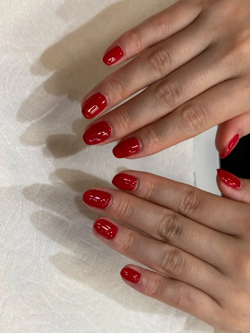 ネイル ワンカラーネイル 赤色 リオ nailのネイルデザイン