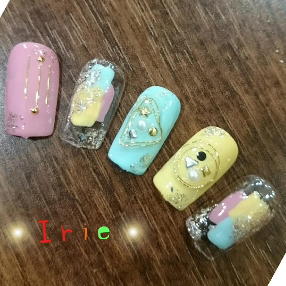 カラー パーマ ヘアアレンジ メンズ キッズ ネイル 與儀 知佳のネイルデザイン