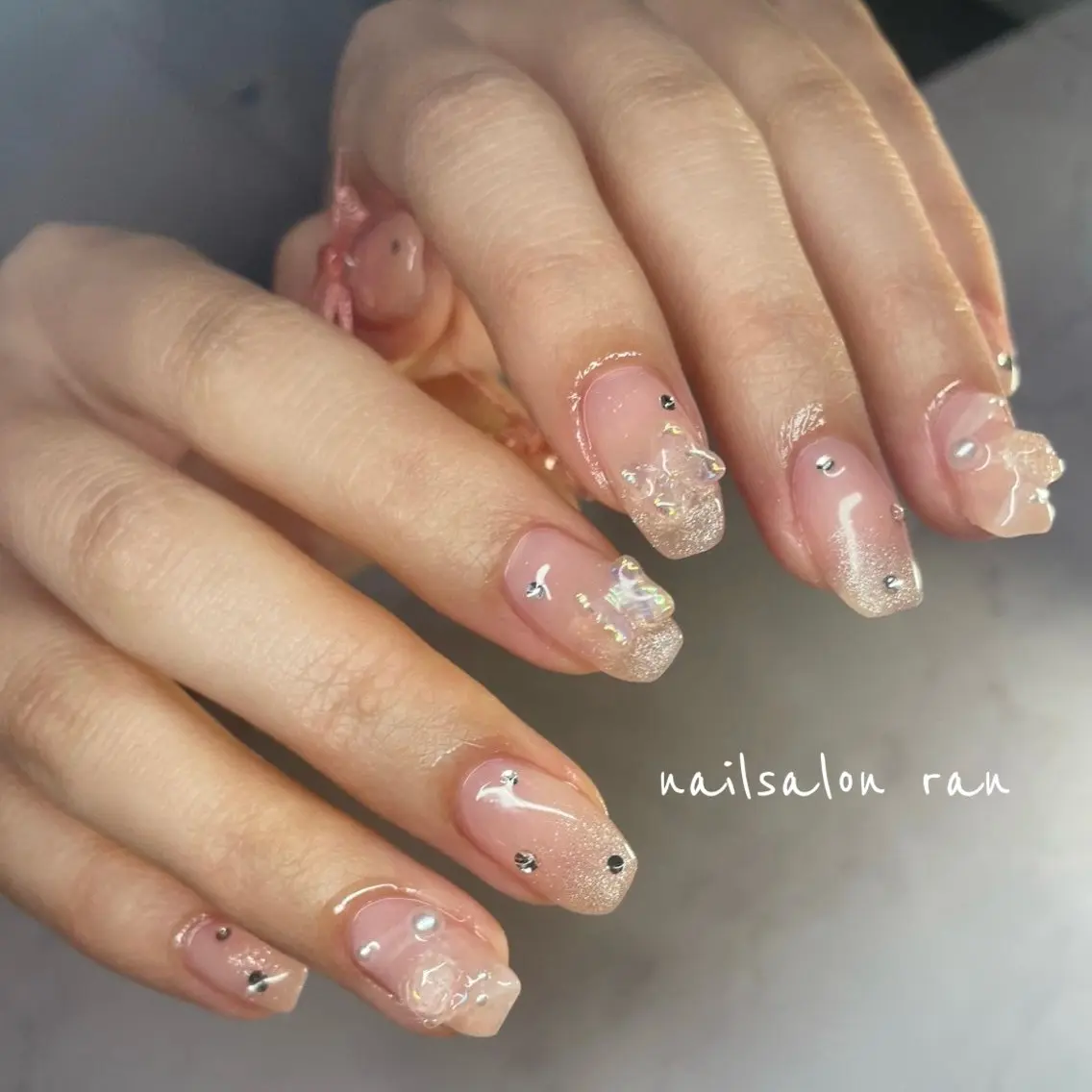 ネイル グラデーション ラメ(グリッター) ラメグラデーション ハンドネイル ハンドケア nailsalon ranのネイルデザイン