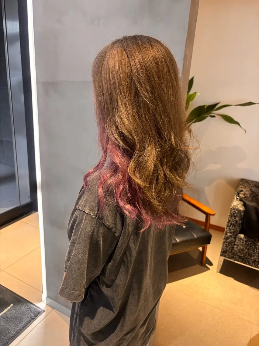 ロング カラー ブリーチ 透明感カラー ハイライトカラー インナーカラー ハイライト カット ヘアカラー トリートメント RABU 髪質改善/ 縮毛矯正/名古屋伏見のヘアスタイル