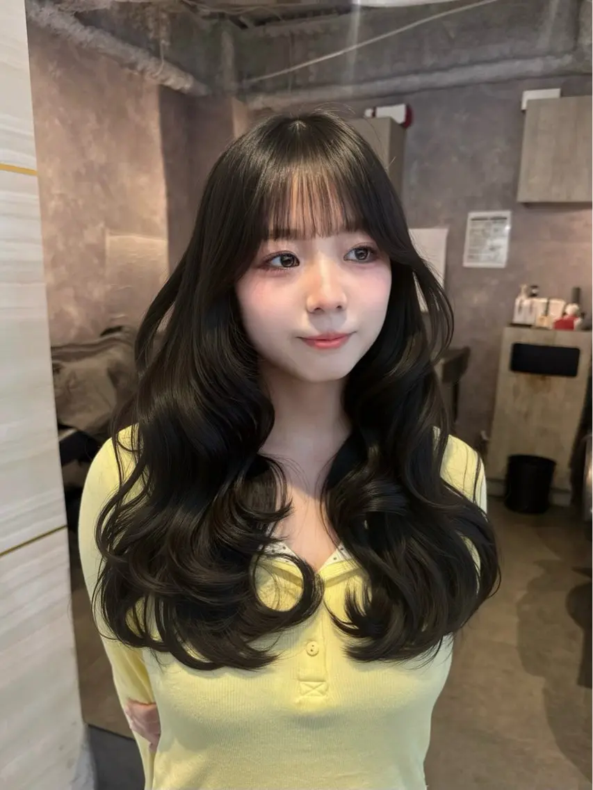 セミロング カラー ヘアアレンジ ヘアカラー トリートメント 🌱巴結生🌿グレー ジュ☁️ミルクティーのヘアスタイル