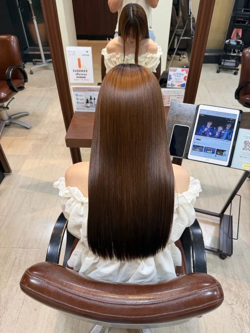 ロング 髪質改善 岸田 奈々／ 艶髪／トレンドカラーのヘアスタイル
