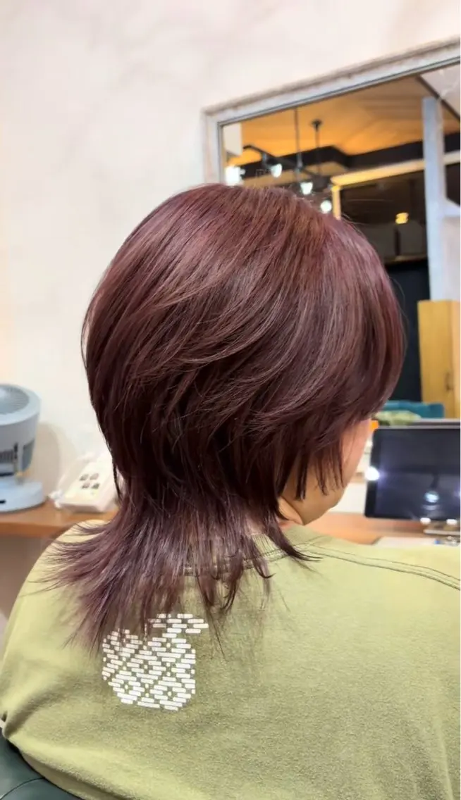 ミディアム レイヤーカット ウルフカット ウルフレイヤー 内山 優のヘアスタイル