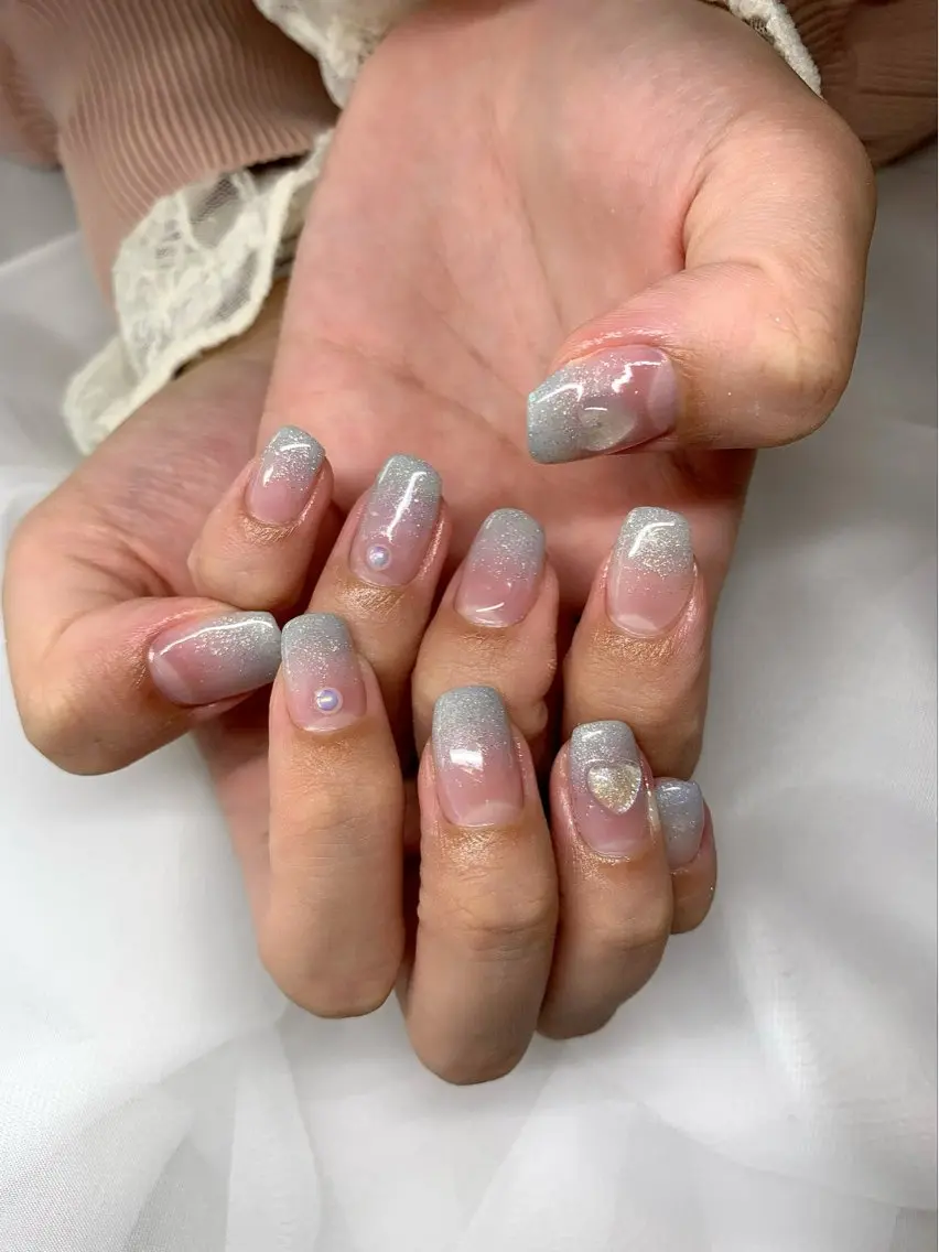 ネイル グラデーション ラメ(グリッター) ラメグラデーション ハンドネイル Lucid Fleur Amiのネイルデザイン