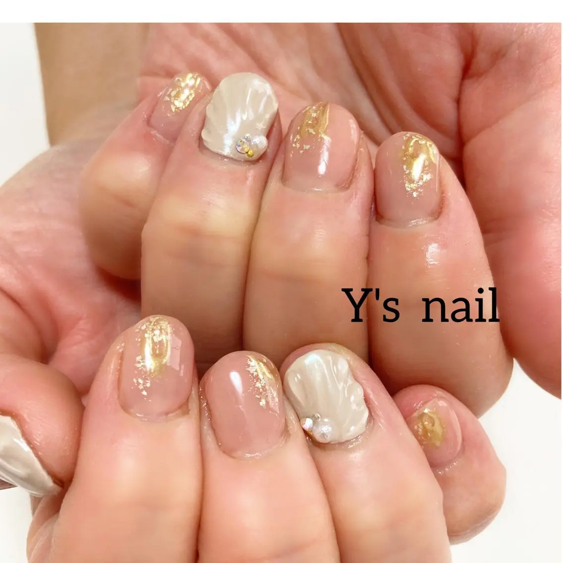 ネイル ミラーネイル ニュアンスネイル 手書きが得意🖌️ Y’s  nailのネイルデザイン