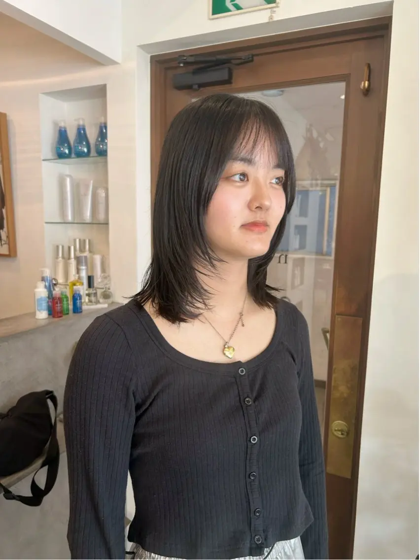 ミディアム 顔まわりレイヤー レイヤーカット 谷澤 朋佳のヘアスタイル