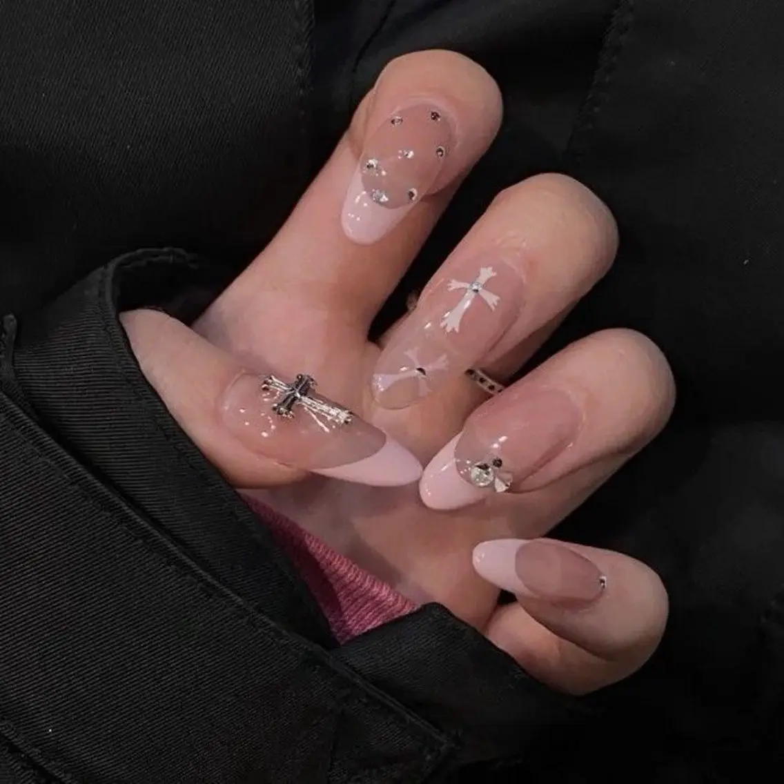 ネイル フレンチネイル キラキラネイル マグネットネイル ミラーネイル ニュアンスネイル ハンドネイル Tira Nailのネイルデザイン