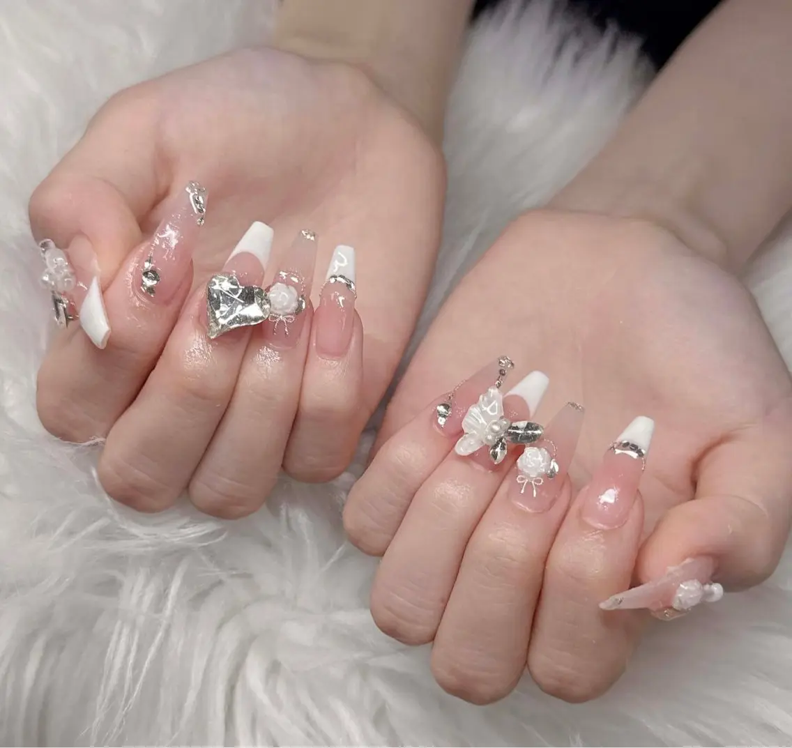 ネイル 長さ出し グラデーション 卒業式 キラキラネイル マグネットネイル Lee Nailsのネイルデザイン