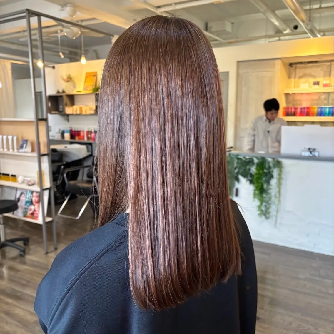 ロング ヘアカラー 宮澤 弥湖のヘアスタイル