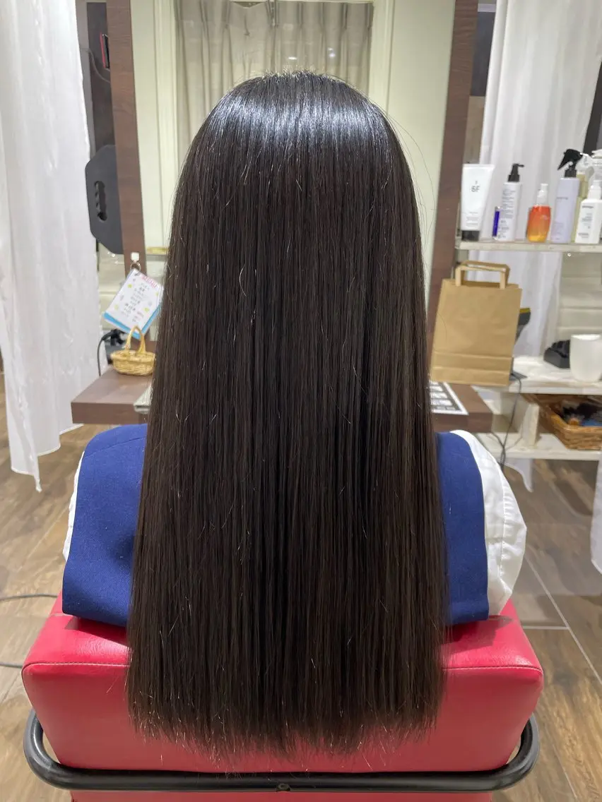 カット+水素ストレート+marbb+艶髪シルクトリートメントの写真