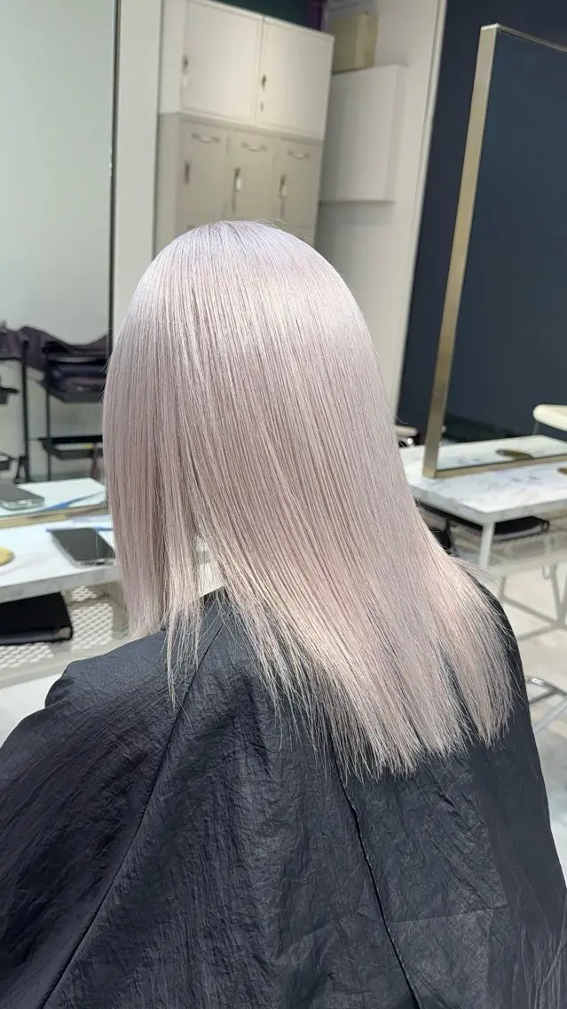 ロング カラー ヘアアレンジ ベージュカラー ブリーチ ブロンド デザインカラー ミルクティーベージュ ヘアカラー 【🥀履歴修正🥀】 ハイトーン職人/拓真のヘアスタイル