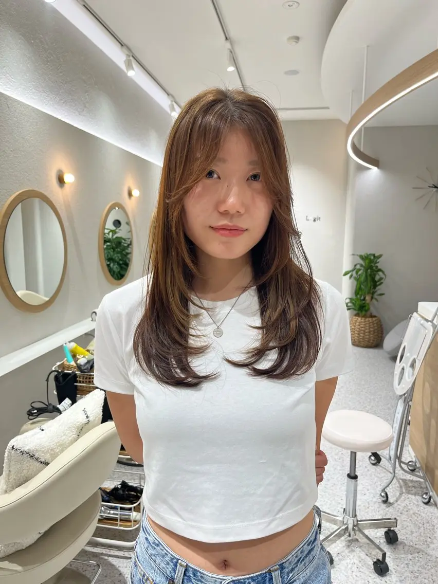 セミロング 白髪ぼかしマイスター 🫧shuri🫧のヘアスタイル