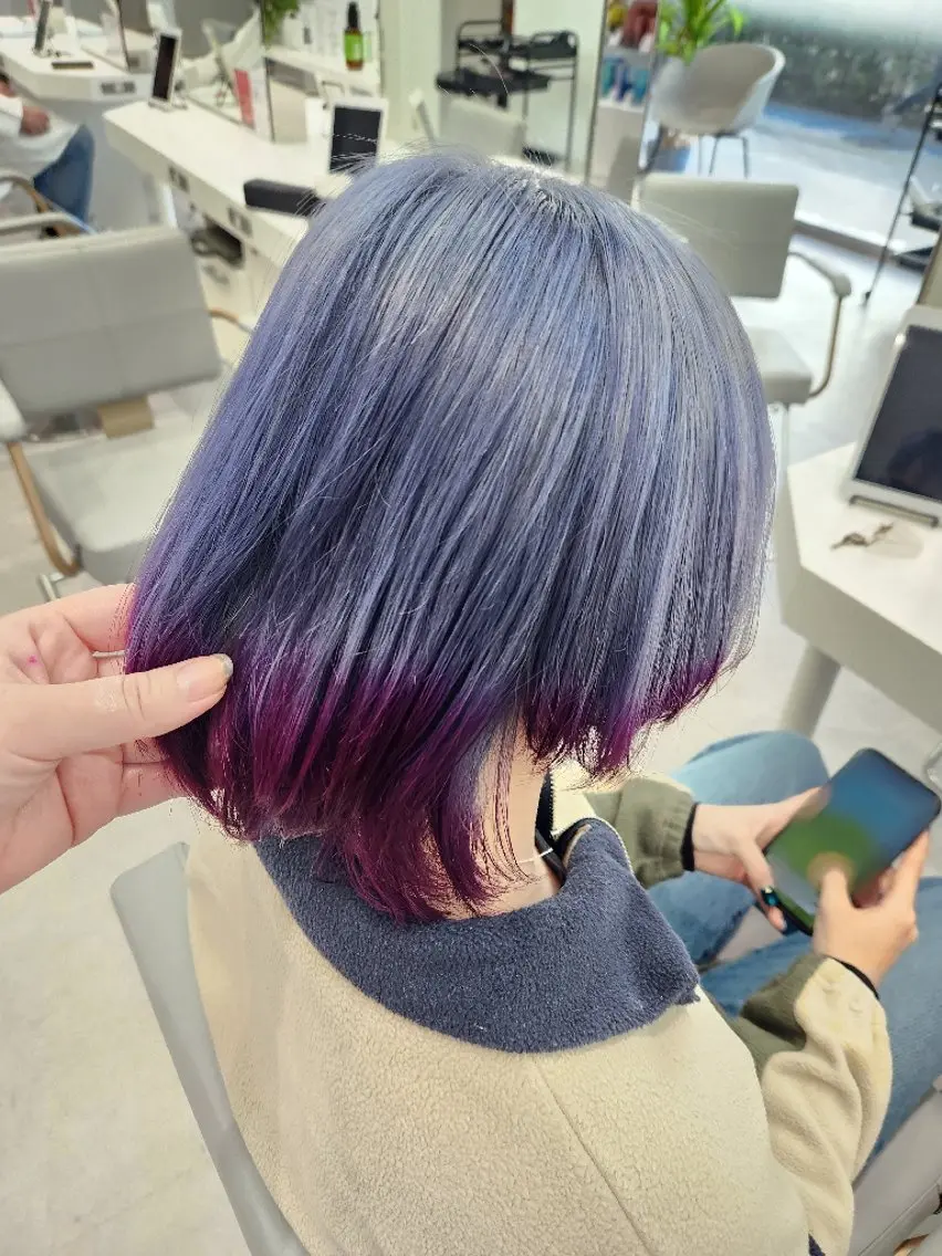 ミディアム カラー デザインカラー ヘアカラー トリートメント 推しアニメカラー🌈 ツヤ透明感カラー🦄のヘアスタイル