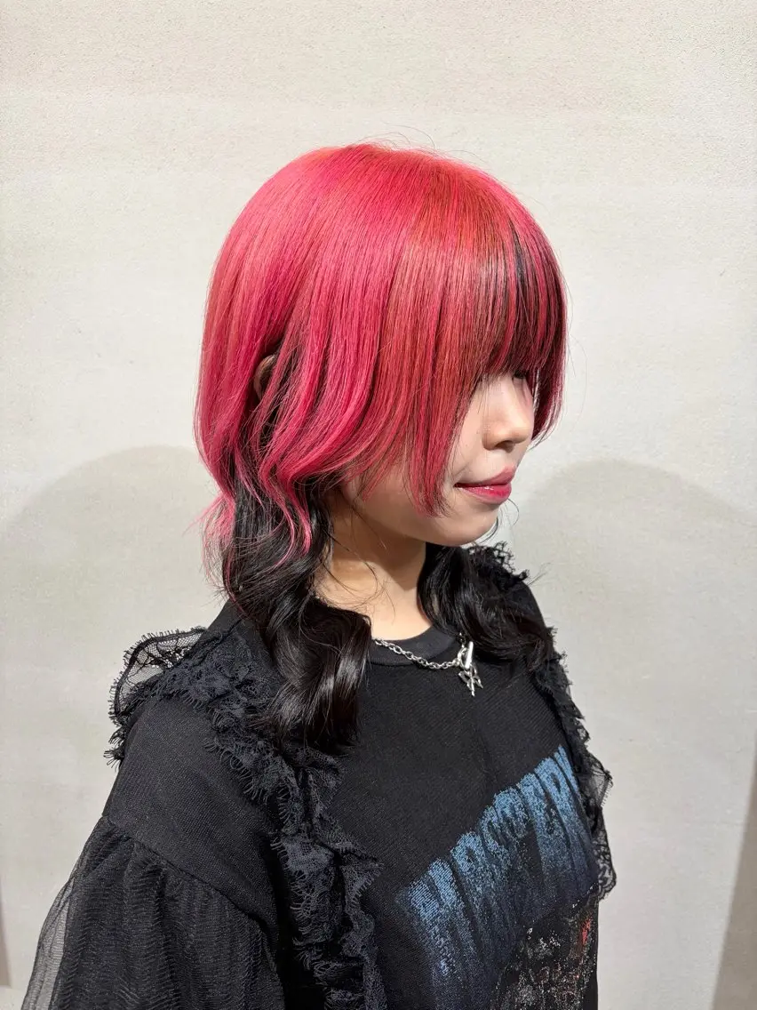 セミロング カラー ブリーチ デザインカラー インナーカラー ピンクカラー ボブ ヘアカラー トリートメント 柏 デザインカラー/ レイヤー🐣シオリのヘアスタイル