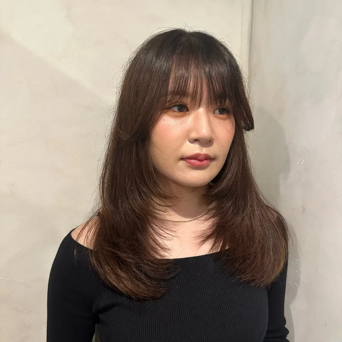 ロング 顔まわりレイヤー レイヤーカット Yuki☺︎パーマ レイヤーカットのヘアスタイル