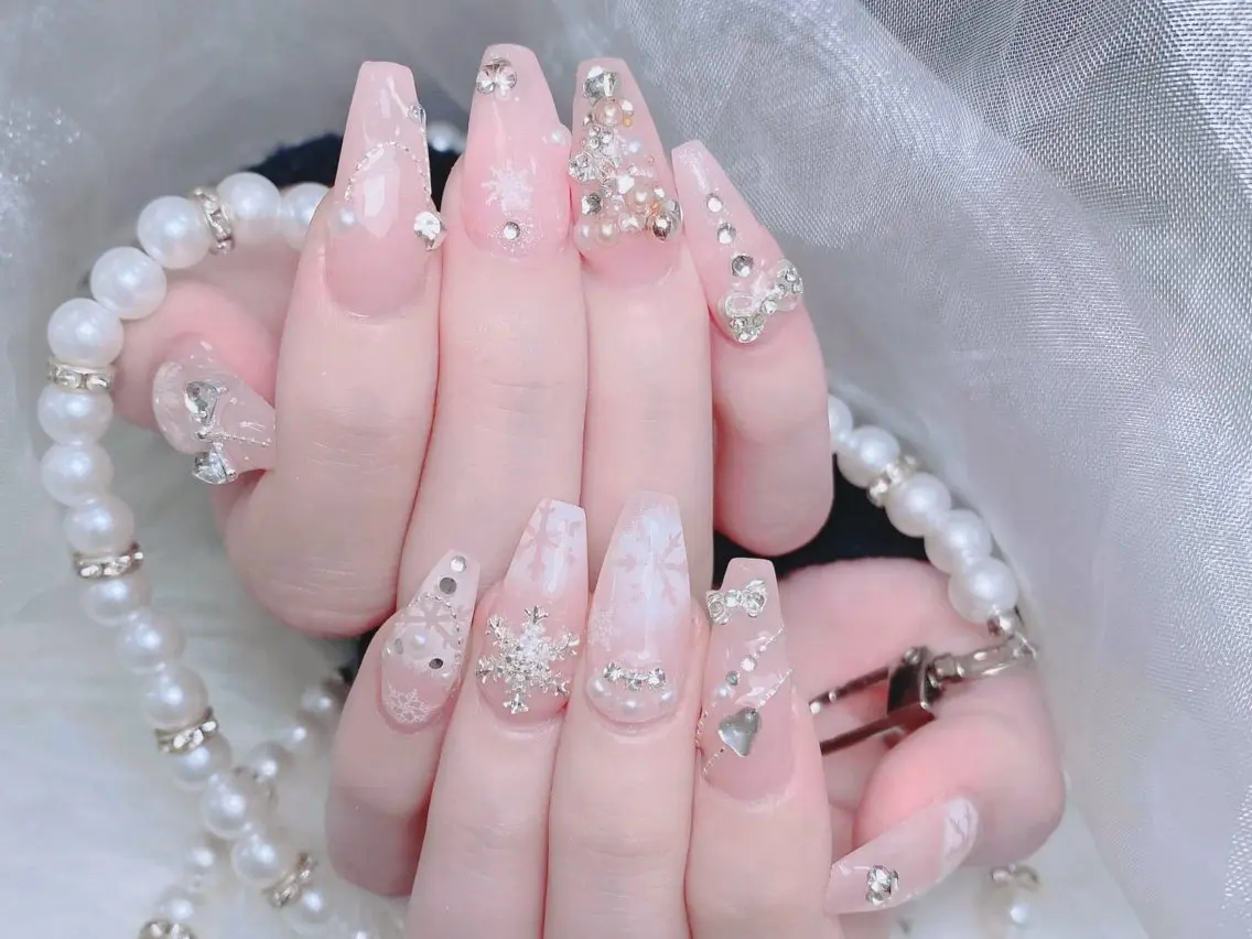 ネイル 成人式 ジェルネイル ロングネイル マグネットネイル ミディアムネイル ハンドネイル MoMoA Nail ネイル長さ出し専門店のネイルデザイン