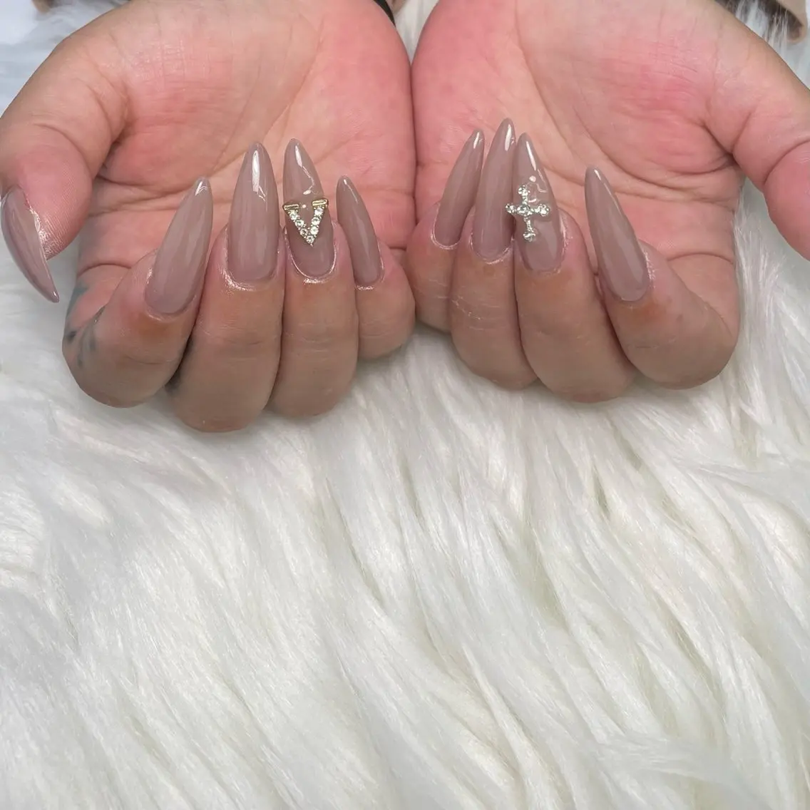 ネイル ロングネイル シンプルネイル ハンドネイル Quee Stllaのネイルデザイン