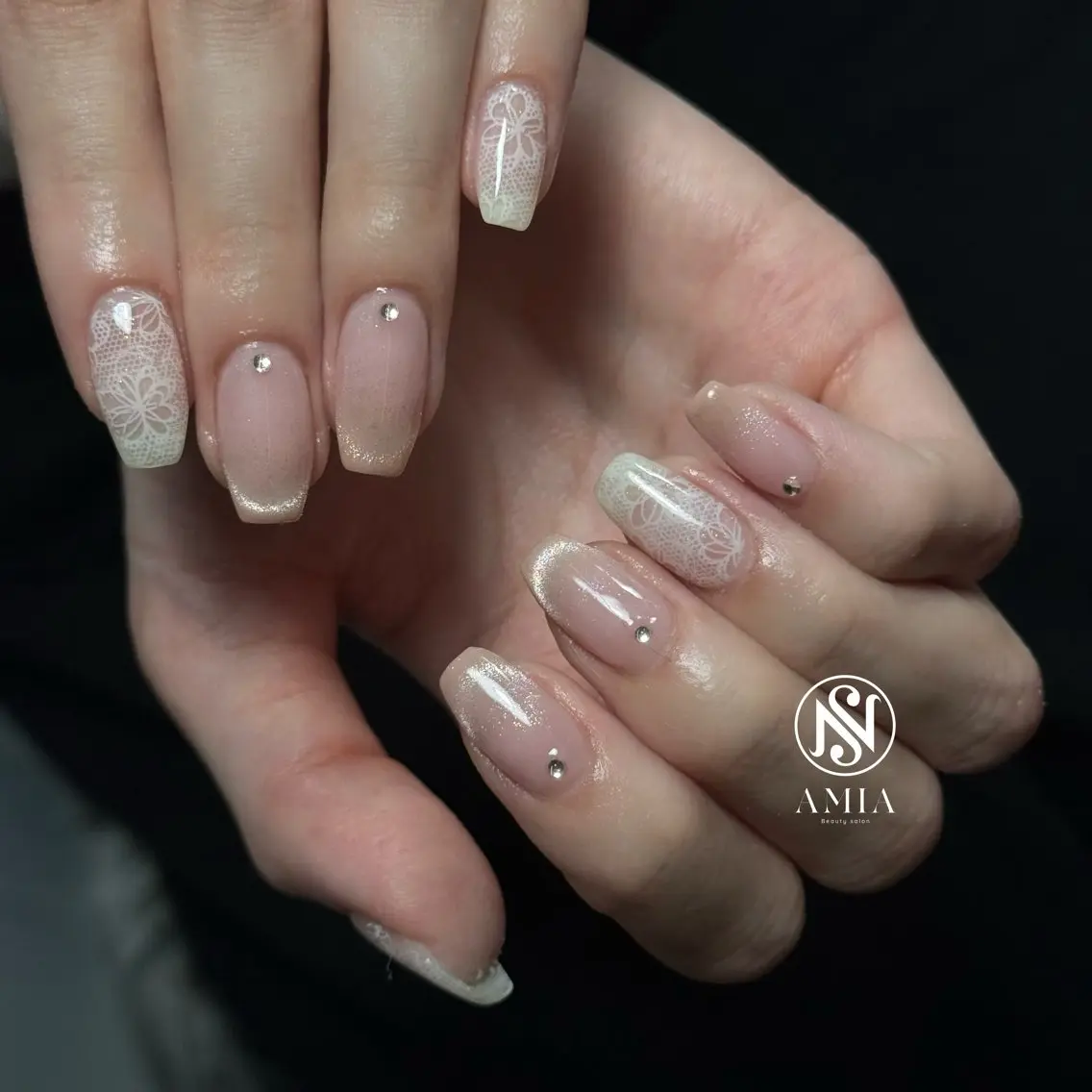 セミロング ハンドネイル 🌟AMIA BEAUTY🌟のネイルデザイン