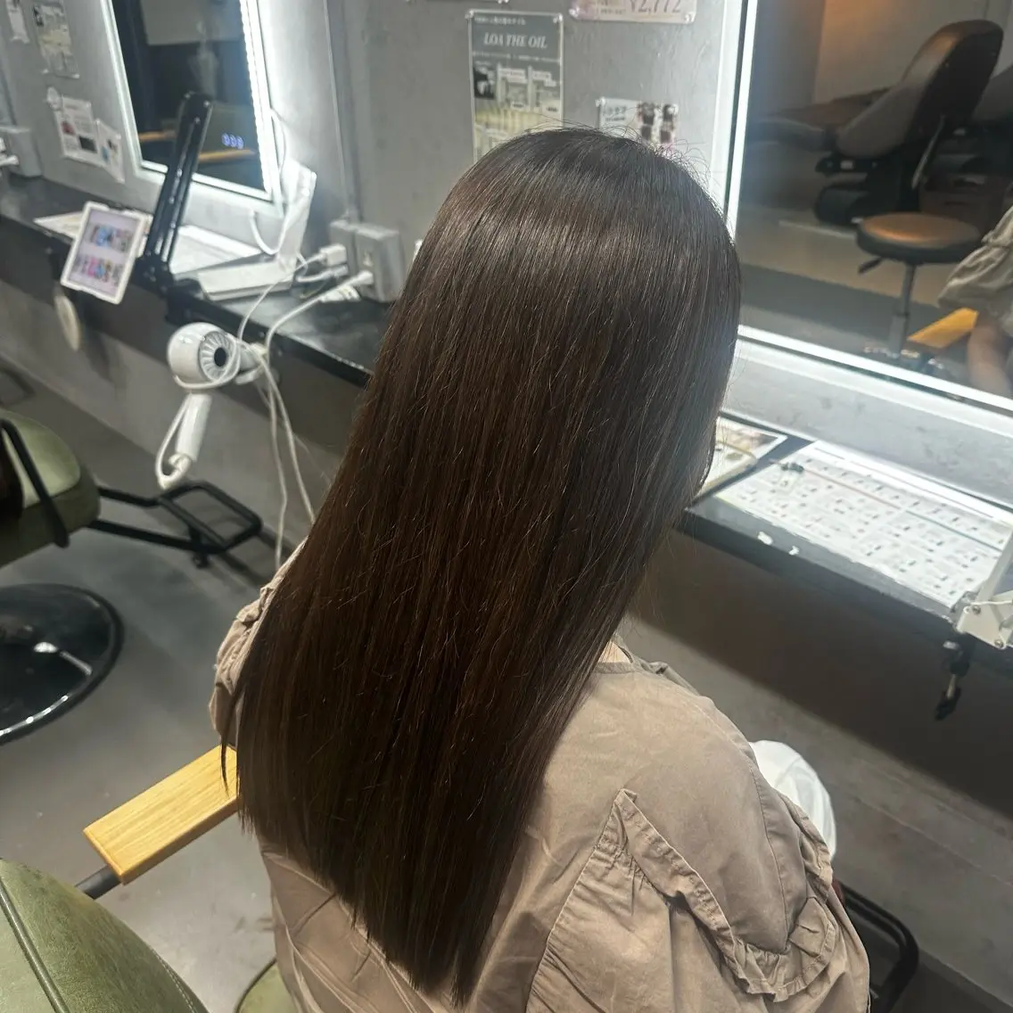ロング カット ヘアカラー 出崎 風果のヘアスタイル