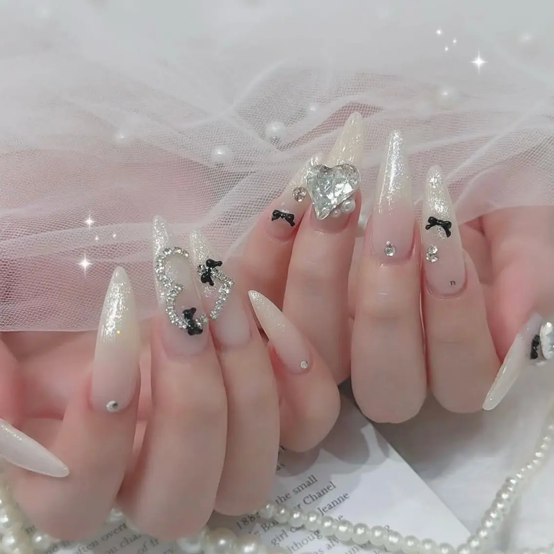 ネイル チークネイル ドット フットネイル フレンチネイル グラデーション ハンドネイル ハンドケア Nihonthy Nail 新宿のネイルデザイン