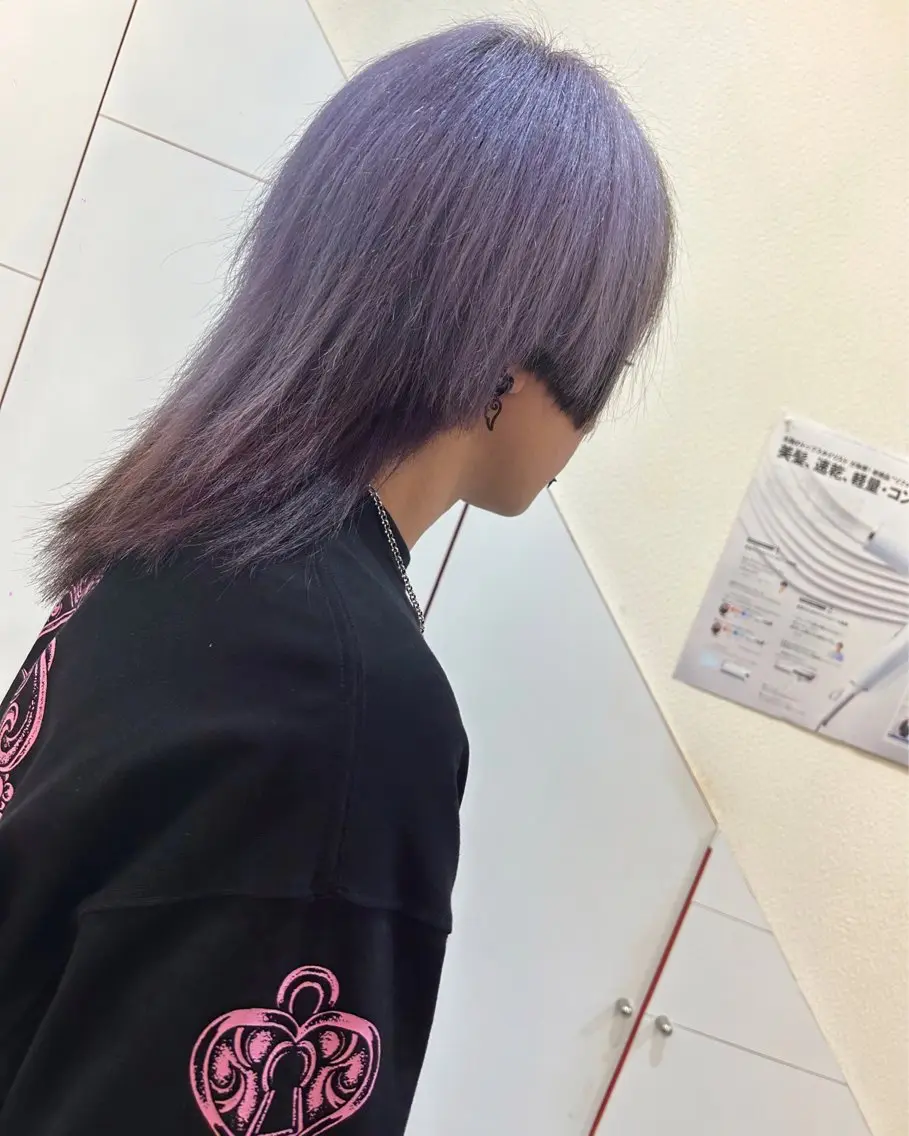 ミディアム カラー ヘアアレンジ メンズ ラベンダーカラー カット ヘアカラー 今村公介 ブリーチ特化、派手髪のヘアスタイル